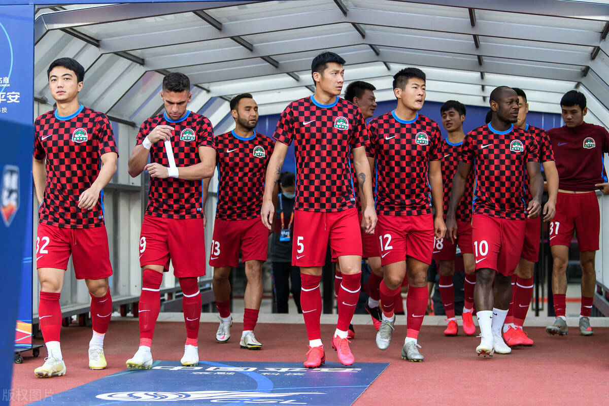 包含今夜德甲焦点战，夏洛特黄蜂复出首秀，态度坚定，球队文化再被提及的词条欧博平台